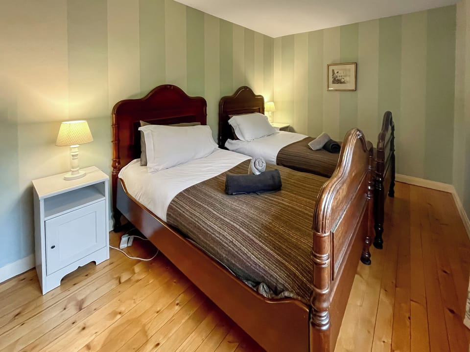 Twin bedroom | Garden View Cottage - The Garden Holidays, Cupar