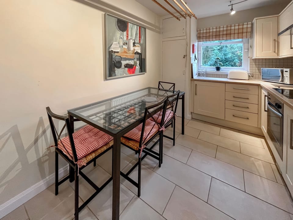 Kitchen/diner | Garden View Cottage - The Garden Holidays, Cupar
