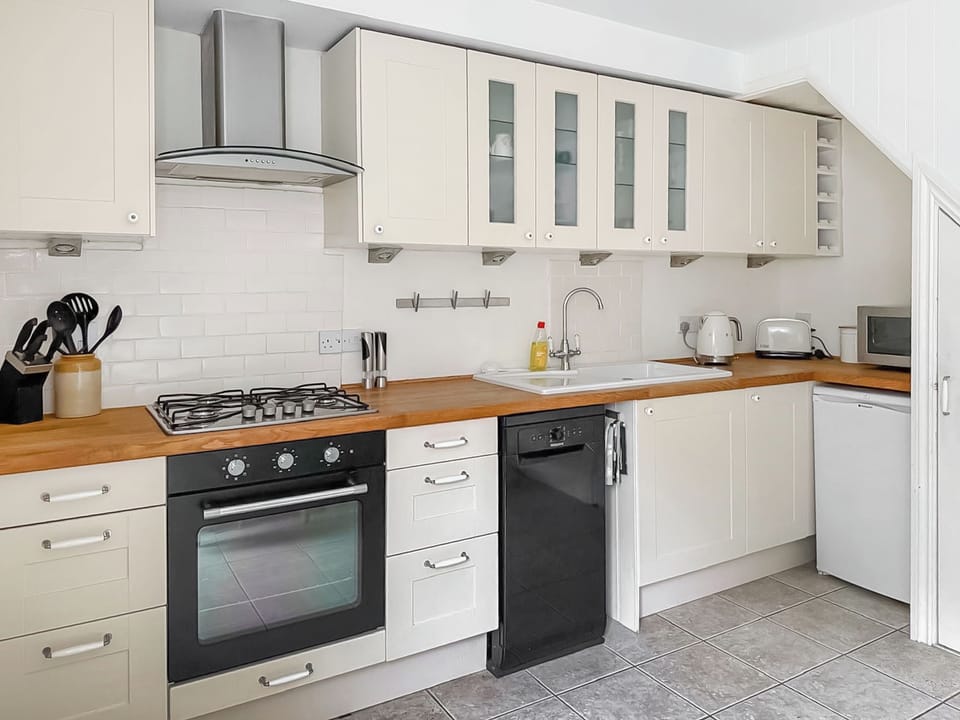 Kitchen | Jasmine Cottage, Lyndhurst, near Brockenhurst