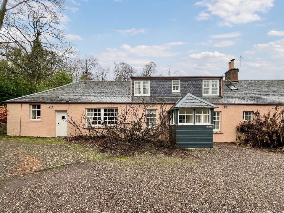 Exterior | Grieves Cottage - The Garden Holidays, Cupar