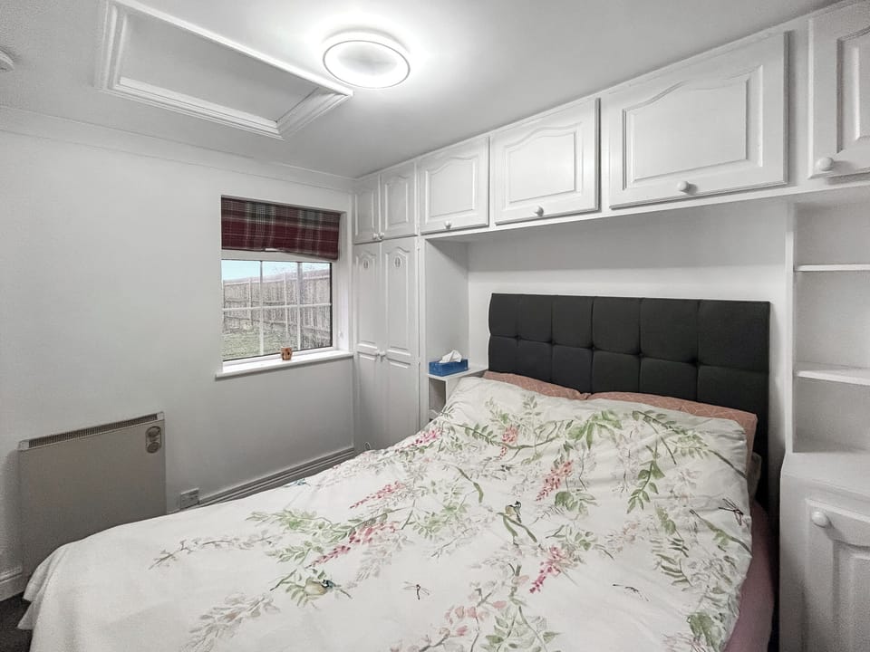 Double bedroom | The Lodge, Horley