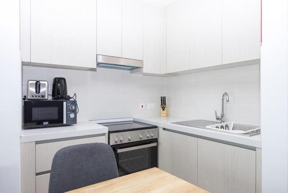 Apartment, Balcony, Canal View | Private kitchen | Electric kettle, toaster