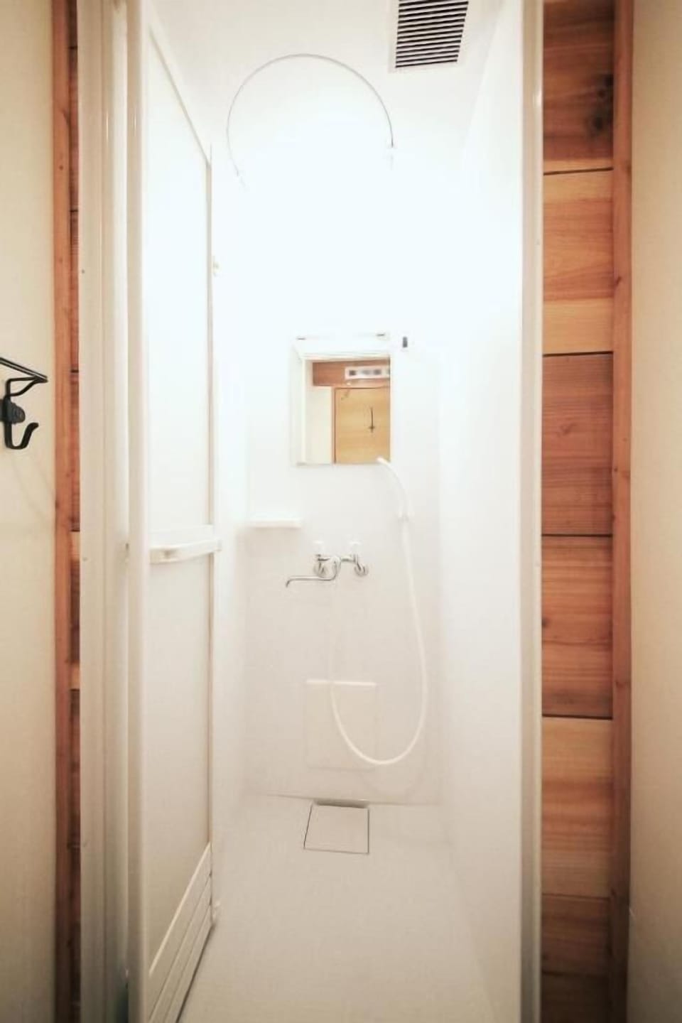 Shared Dormitory, Mixed Dorm, Non Smoking, Shared Bathroom | Bathroom | Slippers, bidet