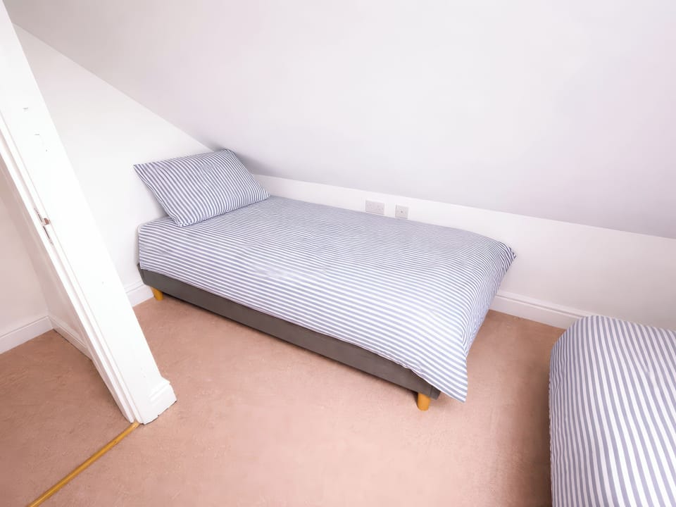 Cottage | 5 bedrooms, individually decorated, individually furnished, free WiFi