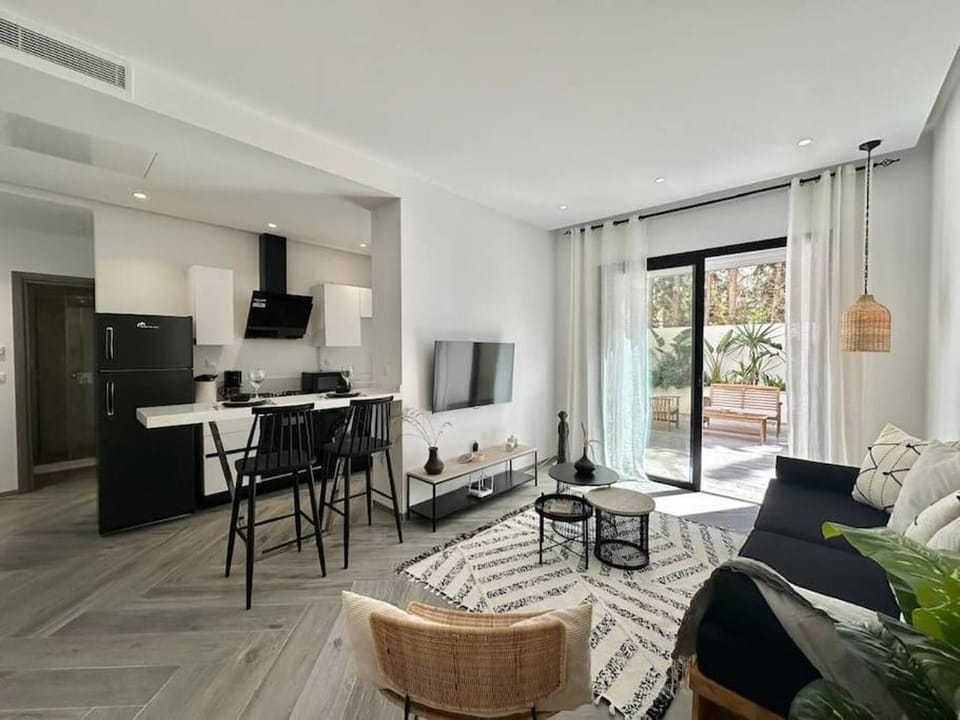 Apartment, 1 Bedroom, Smoking | Living area