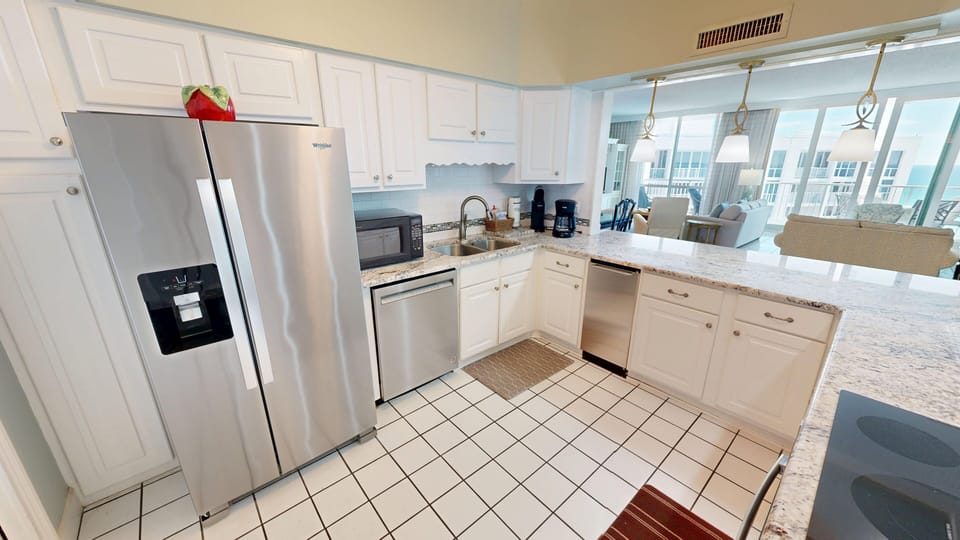 Condo, 3 Bedrooms | Private kitchen | Coffee/tea maker, fridge, oven, toaster