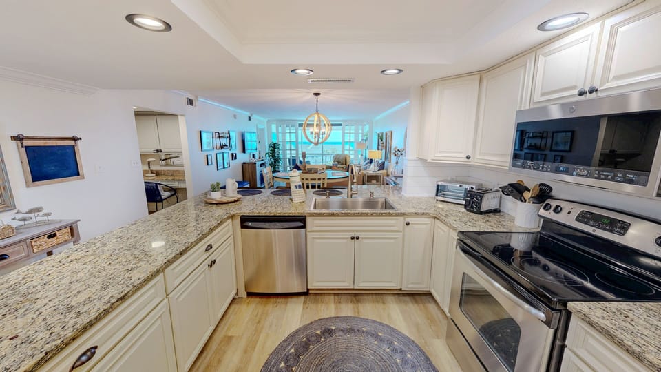 Condo, 2 Bedrooms | Private kitchen | Coffee/tea maker, fridge, oven, toaster