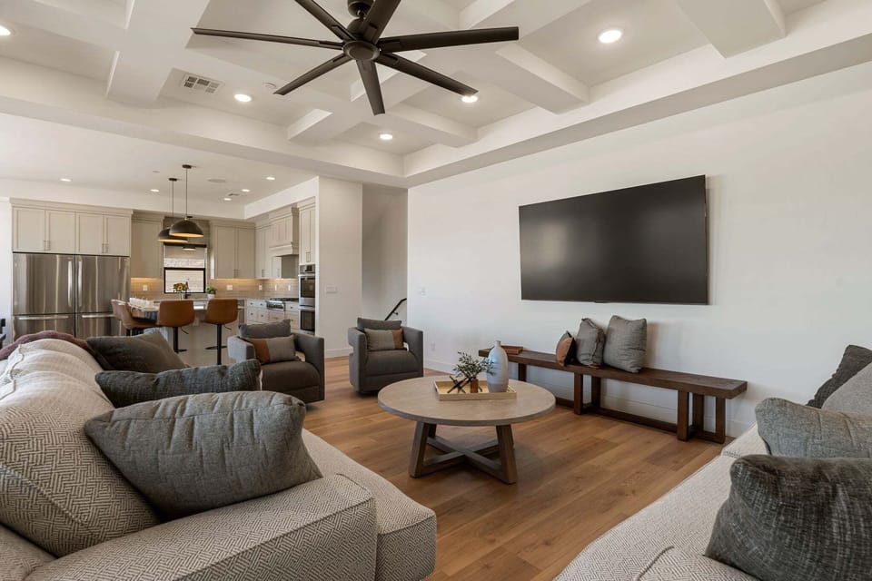 House, Multiple Bedrooms | Living area | Smart TV, streaming services