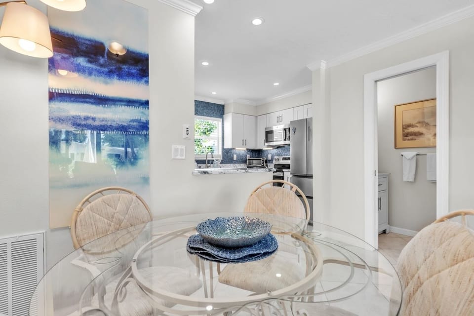 House, 2 Bedrooms | Dining
