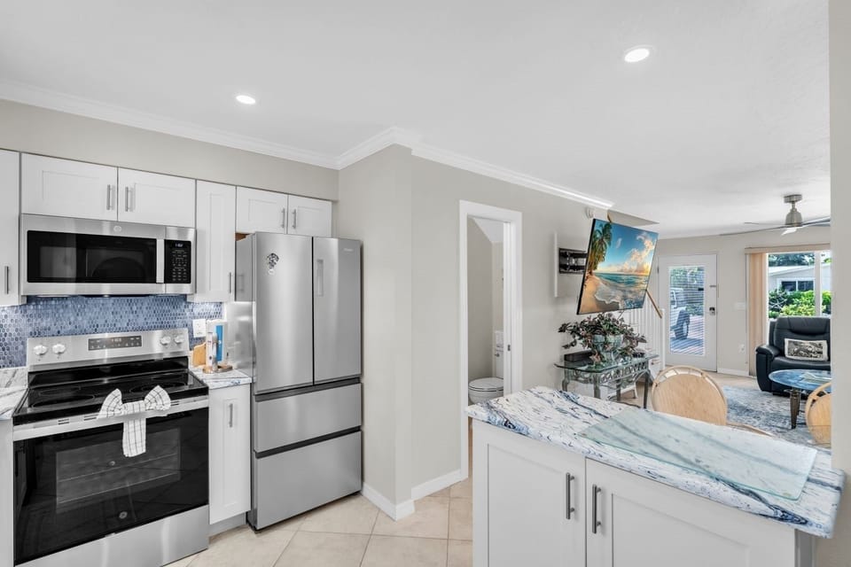 House, 2 Bedrooms | Private kitchen | Coffee/tea maker, fridge, oven, toaster