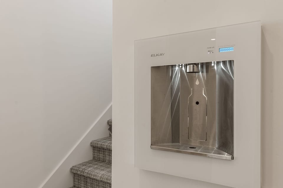 Wall-mounted Water Station