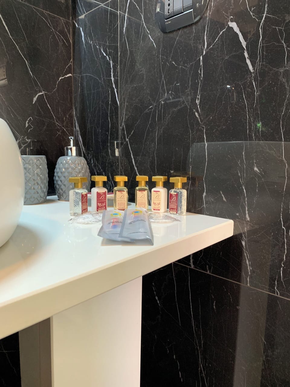 Bathroom amenities
