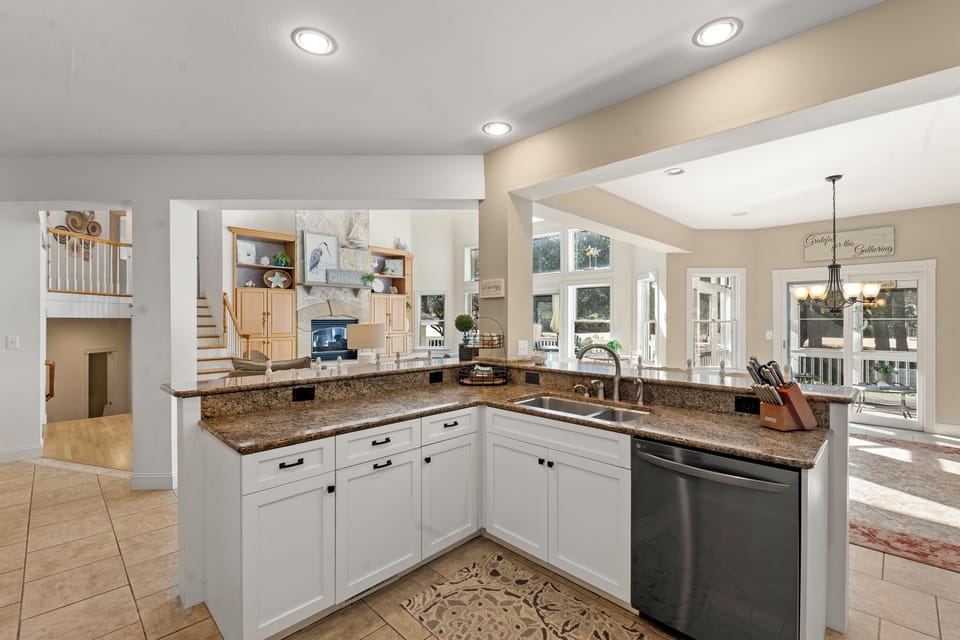 CC239: Meant to Be | Ground Level Kitchen