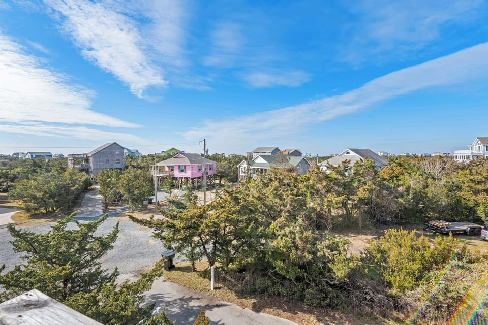 HIAV10: Golden Road Retreat | Top Level Deck View