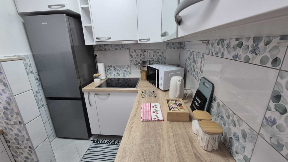 Well equipped kitchen - includes microwave oven, electric kettel, dishwasher