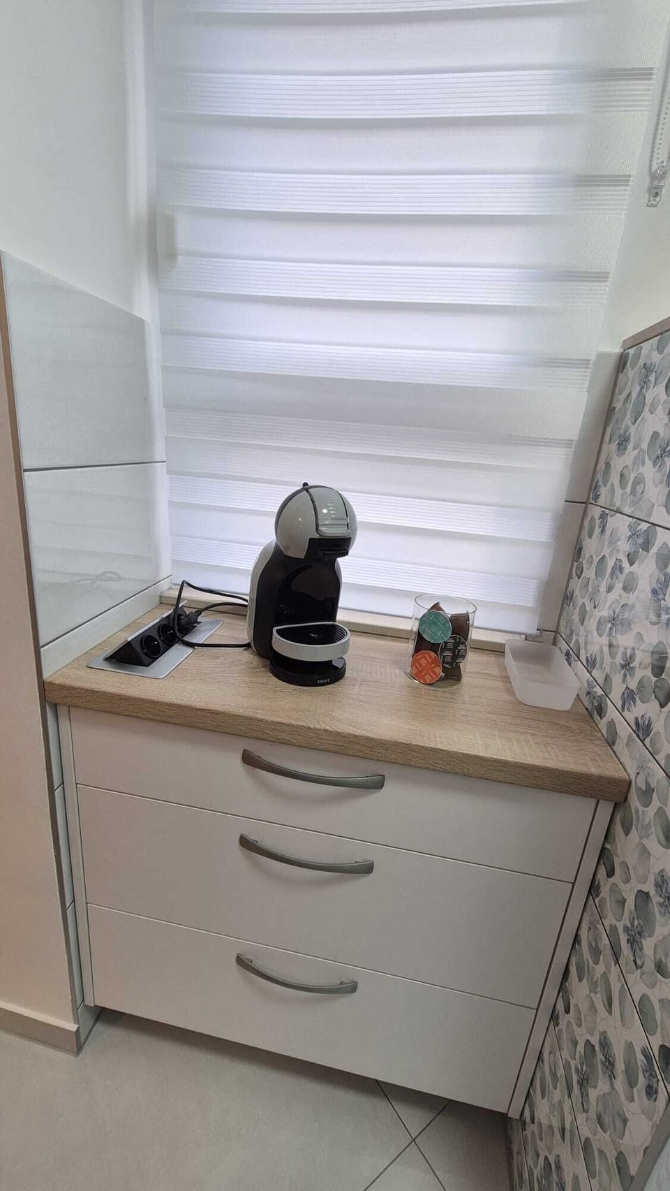 Well equipped kitchen - coffe machine and tea
