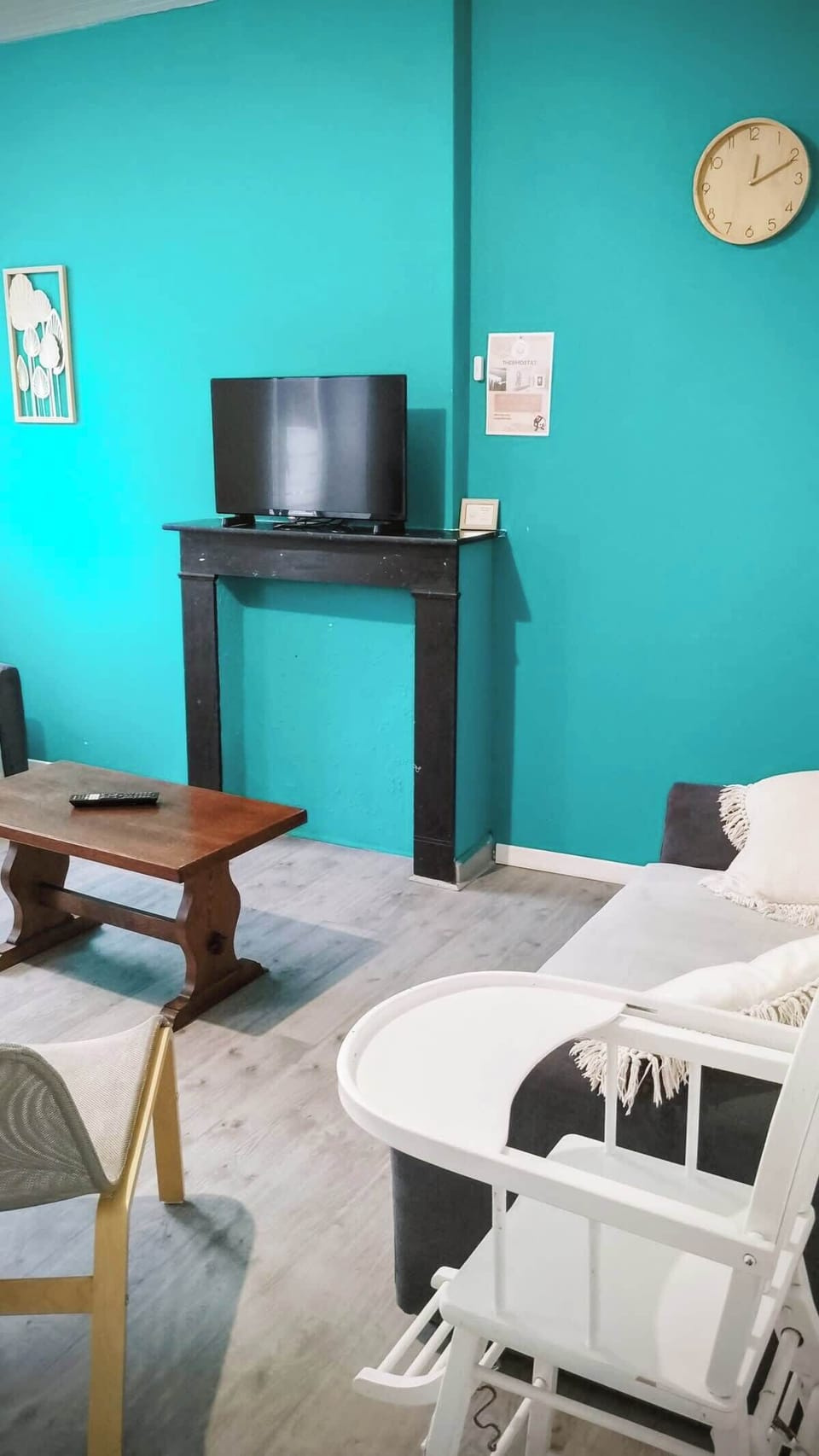 2 canapés et 2 fauteuils, tv, wifi 