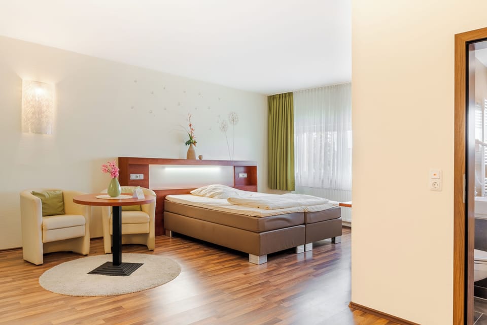 Double Room | Desk, free WiFi
