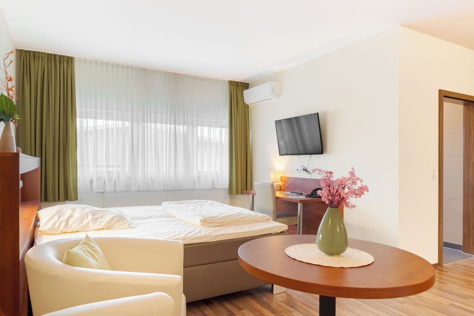 Double Room | Desk, free WiFi