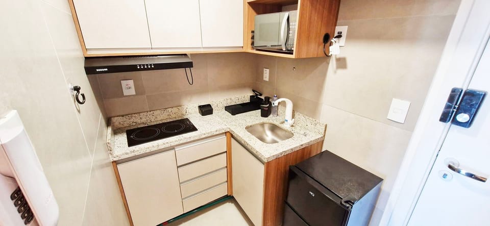 Apartment | Private kitchen | Mini-fridge, microwave, stovetop, blender