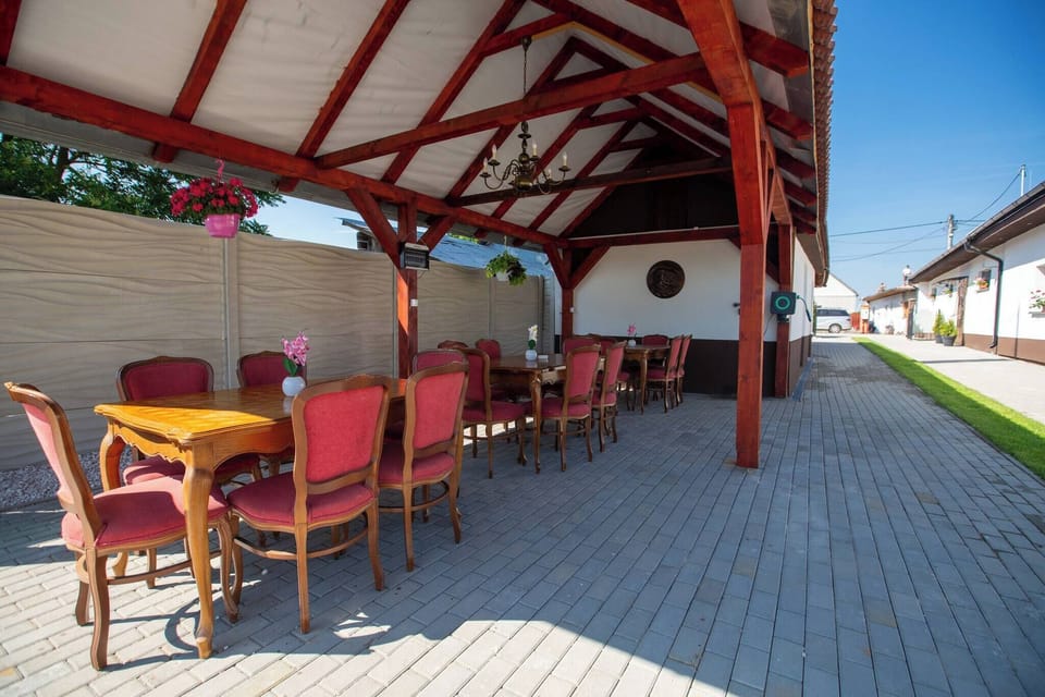 Apartment, 1 Bedroom, Smoking, Balcony | Dining
