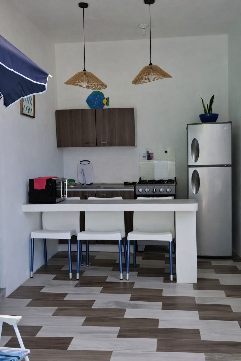 Apartment, 1 Bedroom, Kitchen, Pool View | Private kitchen | Full-size fridge, microwave, oven, cookware/dishes/utensils