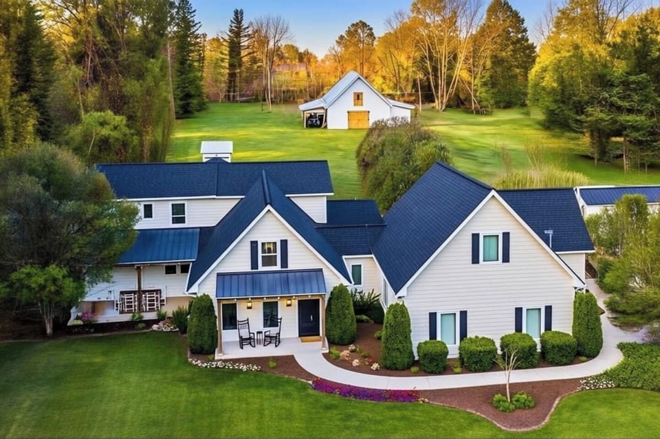 2 flat acres of fun, Direct Access to the Little River, walking distance to everything Townsend has to offer!