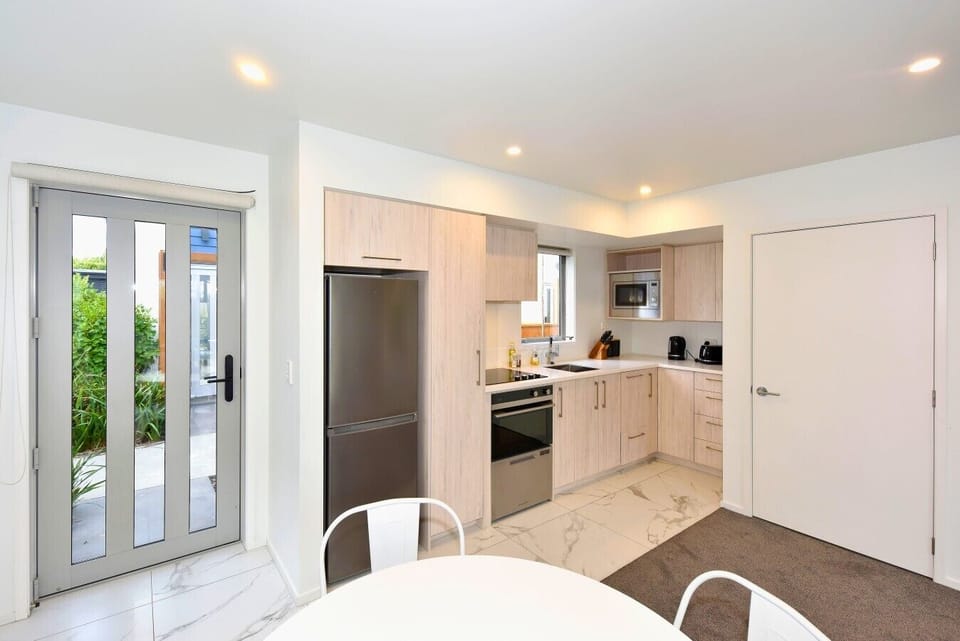 5 257 Armagh St (14) - Edited
