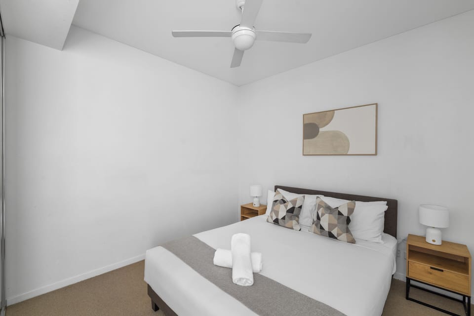 Iron/ironing board, WiFi (free)