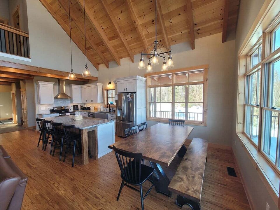 Open kitchen and dining area