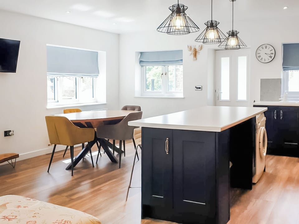 Open plan living space | Cornish Hamlet - Station House - Cornish Hamlet, Falmouth