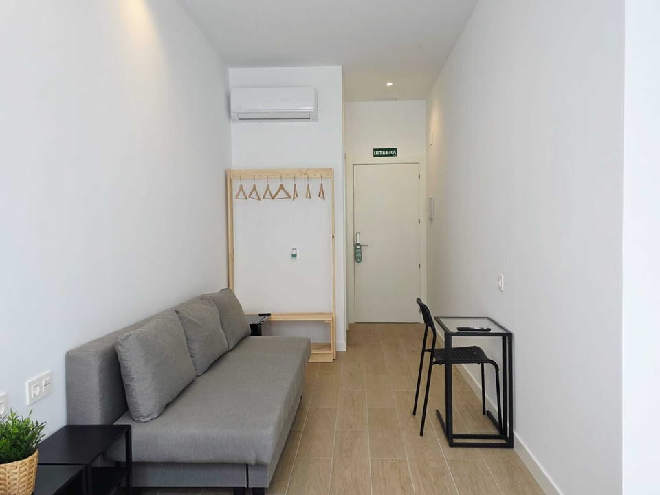 Quadruple Room | Desk, iron/ironing board, free WiFi