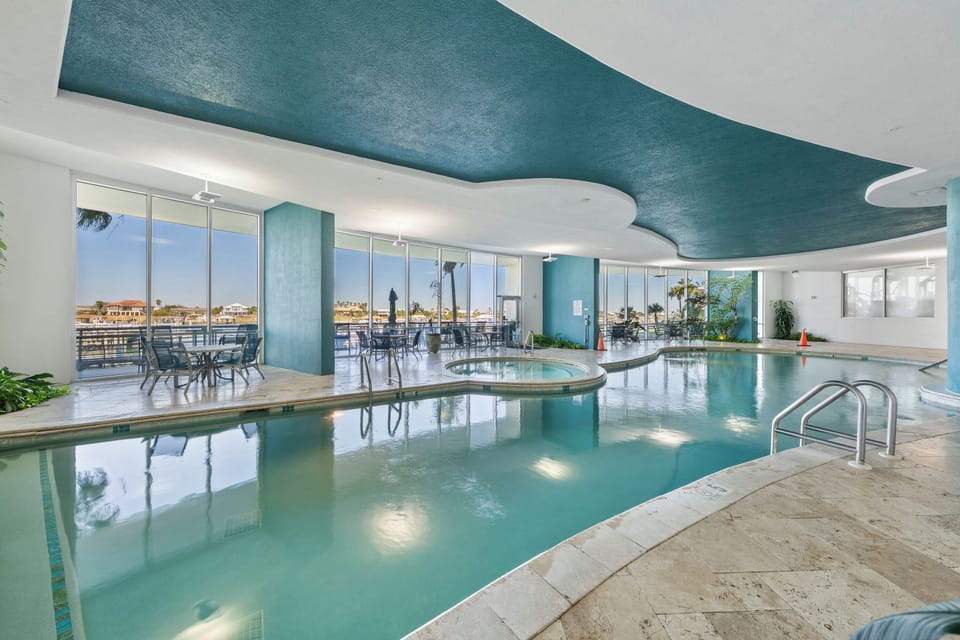 Indoor pool, outdoor pool