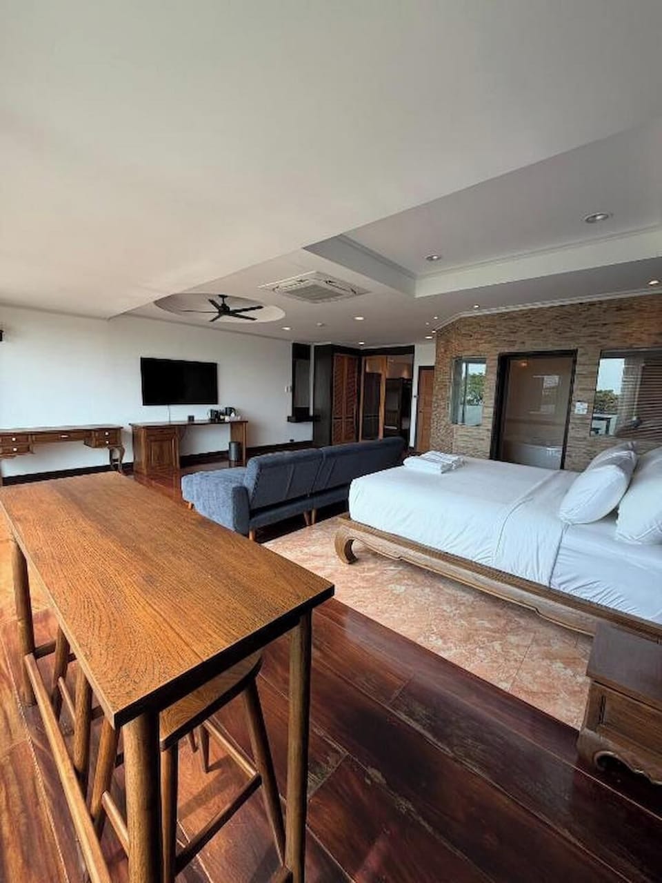 Family Double Room, Beach View | Laptop workspace, free WiFi