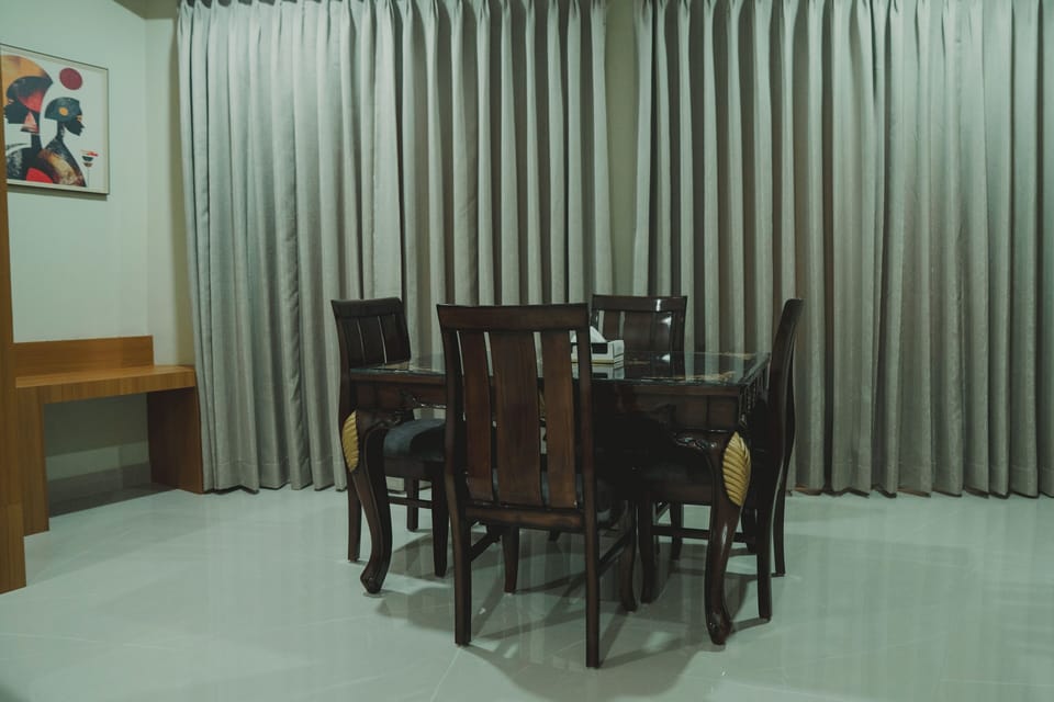 Suite | Dining