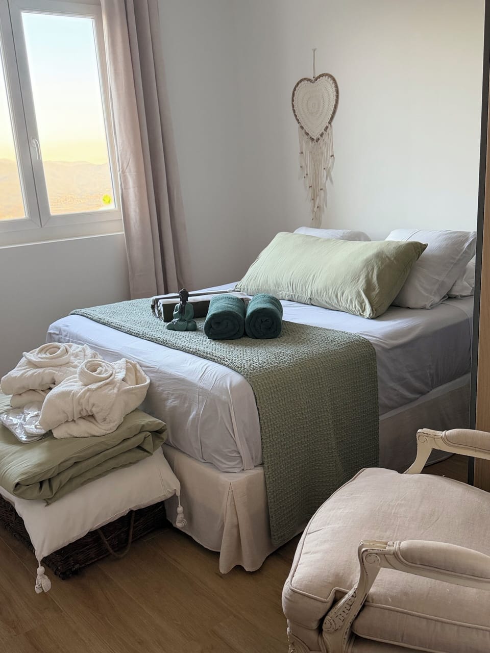 La Parenthèse | Blackout drapes, iron/ironing board, WiFi (free)