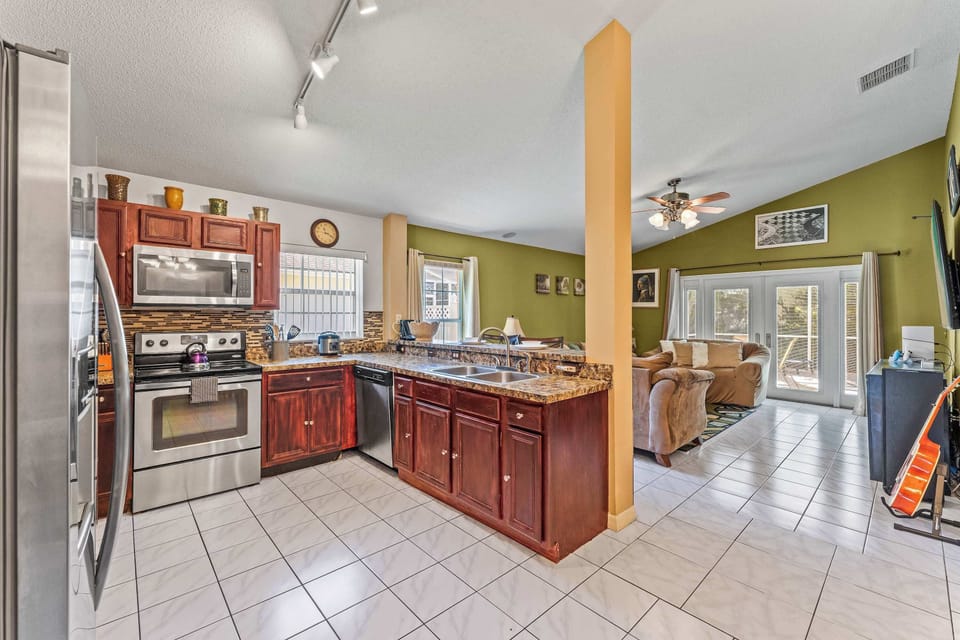 House, Multiple Beds, Pool Access, Pool View (The Art House) | Private kitchen