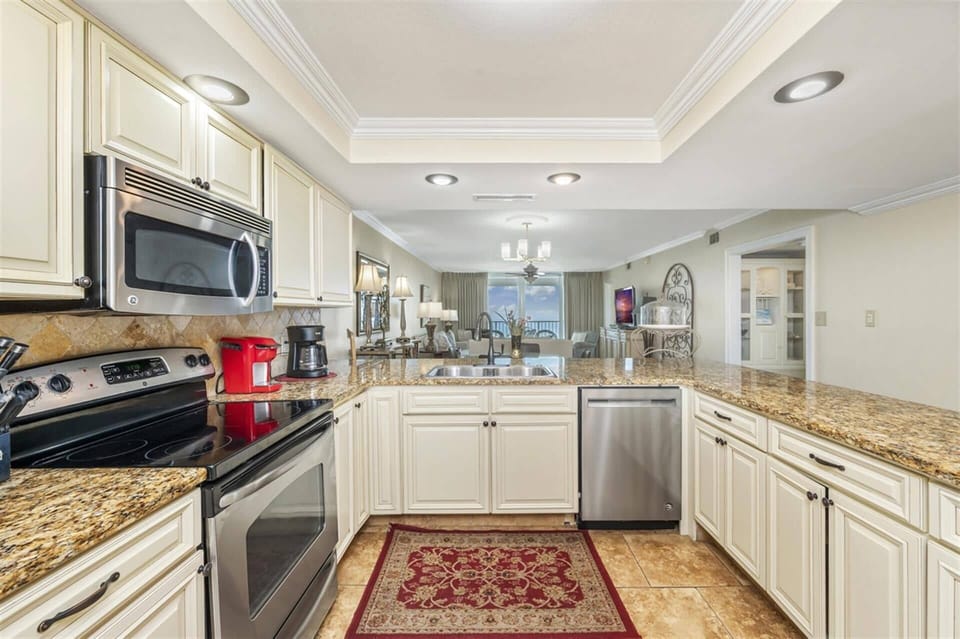 Condo, 2 Bedrooms | Private kitchen | Coffee/tea maker, fridge, oven, toaster