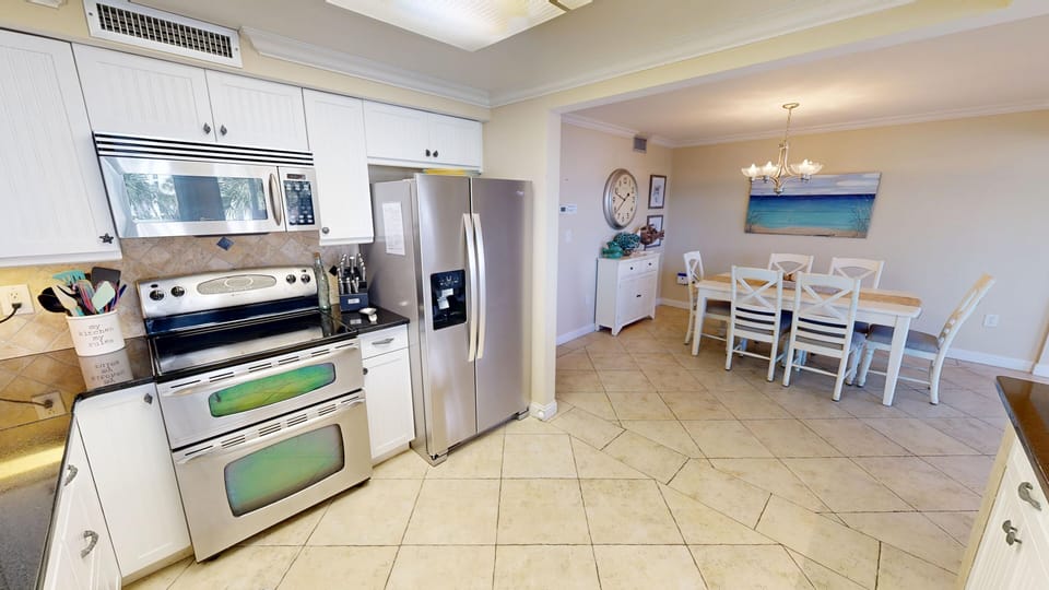 Condo, 3 Bedrooms | Private kitchen | Coffee/tea maker, fridge, oven, toaster