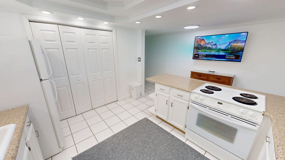 Condo, 2 Bedrooms | Private kitchen | Coffee/tea maker, fridge, oven, toaster