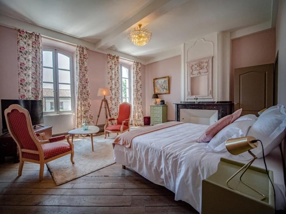 Deluxe Double Room, Courtyard View | In-room safe, soundproofing, iron/ironing board (on request)