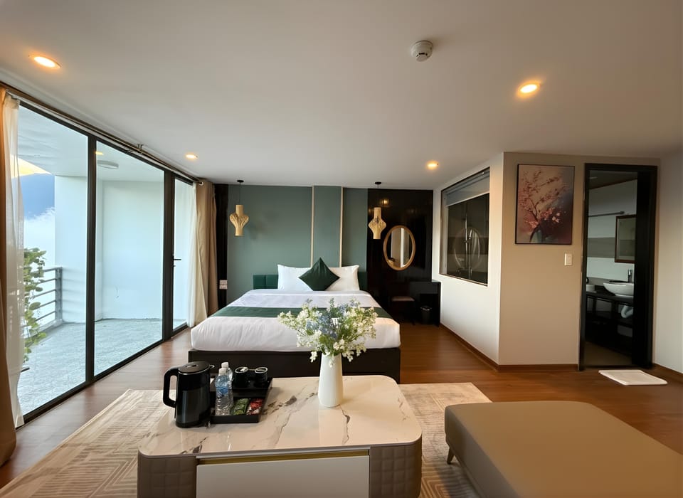 Suite, Mountain View | Select Comfort beds, minibar, WiFi (free), bed sheets