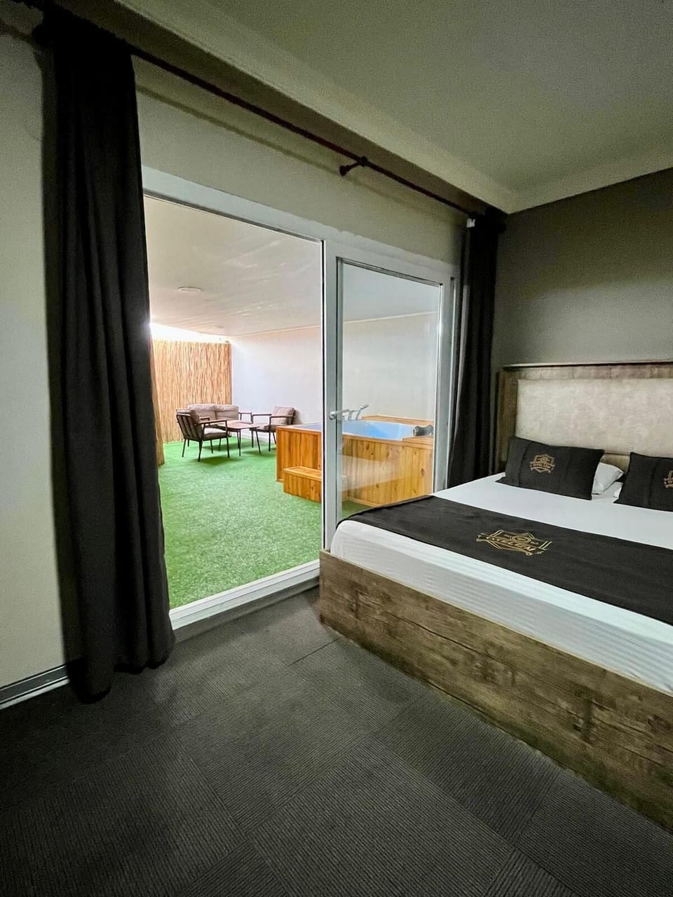 Deluxe Double Room, City View | Desk, laptop workspace, free WiFi