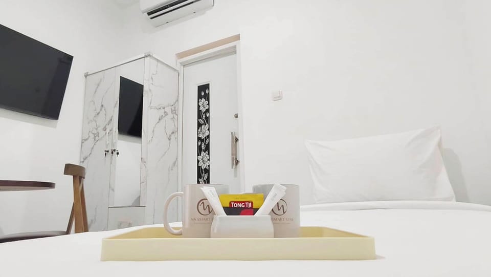 Standard Single Room | Hypo-allergenic bedding, memory foam beds, desk, laptop workspace