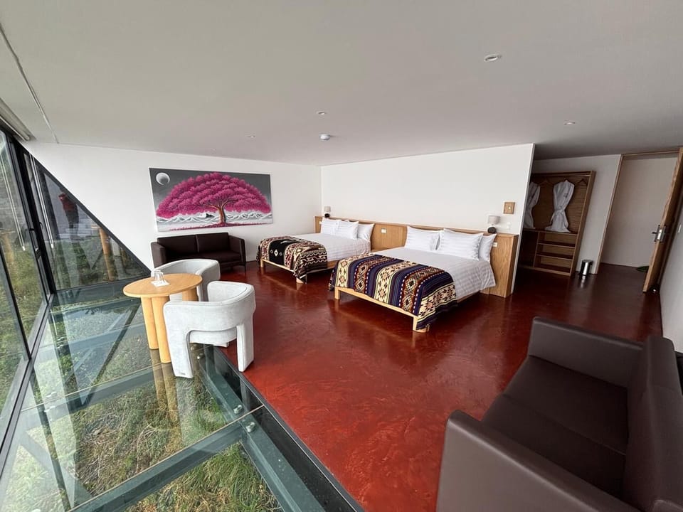 Luxury Suite, Mountain View | Soundproofing, WiFi (free)