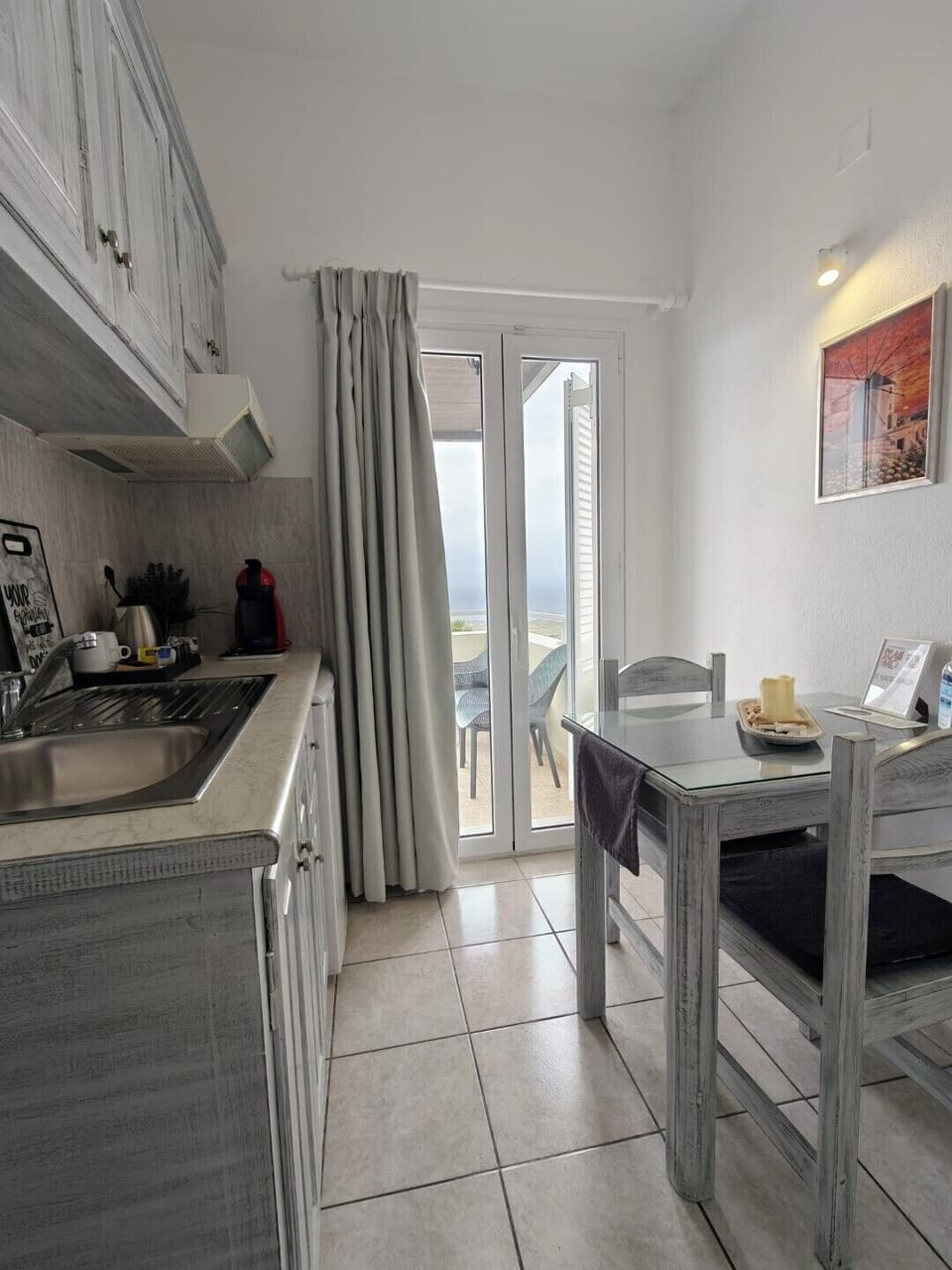 Deluxe Suite, Hot Tub, Sea View | Private kitchen | Mini-fridge, espresso maker, coffee/tea maker, cookware/dishes/utensils