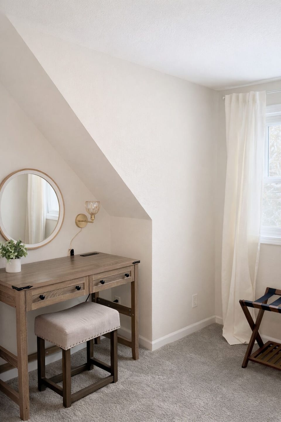 Makeup vanity for your personal needs