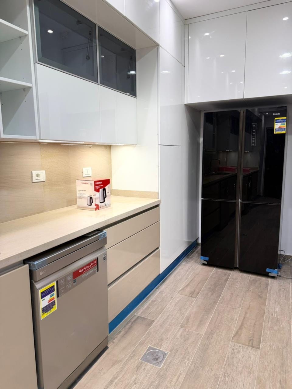 Deluxe Villa, Garden View | Private kitchen | Dining tables