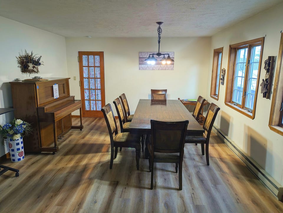 Dining Room Seats 7
