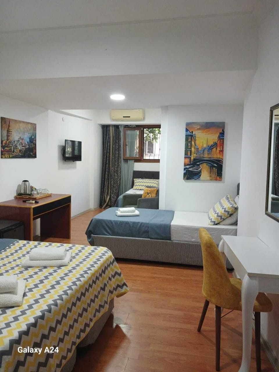 Classic Quadruple Room, City View | Free WiFi